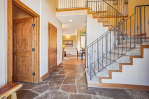 Maison, 5 chambres | Intérieur