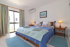 2 bedrooms, in-room safe, iron/ironing board, travel crib - 2 Bedroom Apartment with Swimming pool at São Rafael Beach - Albufeira (Albufeira)