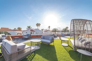 شرفة على السطح