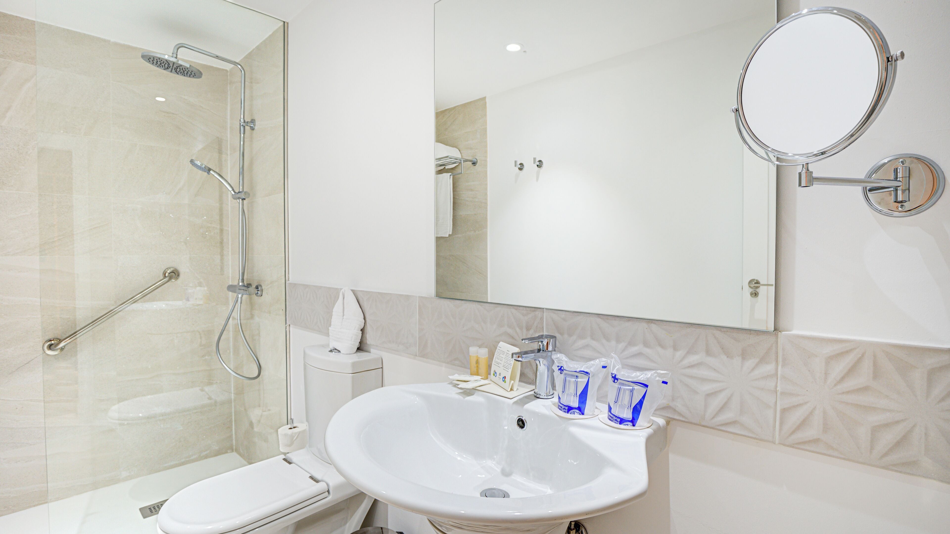 1 bedroom, in-room safe, bed sheets