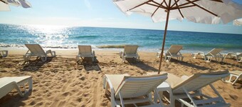 Unique Old Town Home 2min to Beach & Harbour