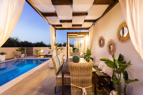 Villa Elisabeth View luxurious with POOL & BBQ !!!