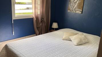 1 chambre, fer et planche Ă repasser, lit parapluie, Wi-Fi