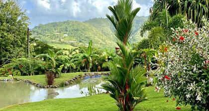 KAYTILOU, detached villa with private pool in a large wooded park