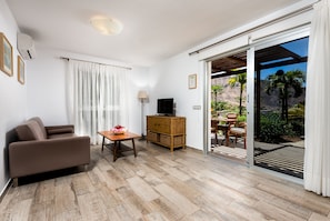 Smart TV, books - C-2/HOUSE IN THE COUNTRYSIDE WITH SWIMMING POOL, ON A FRUIT FARM AT 3 KMS.DE PUERTO MOGÁN (Mogan)