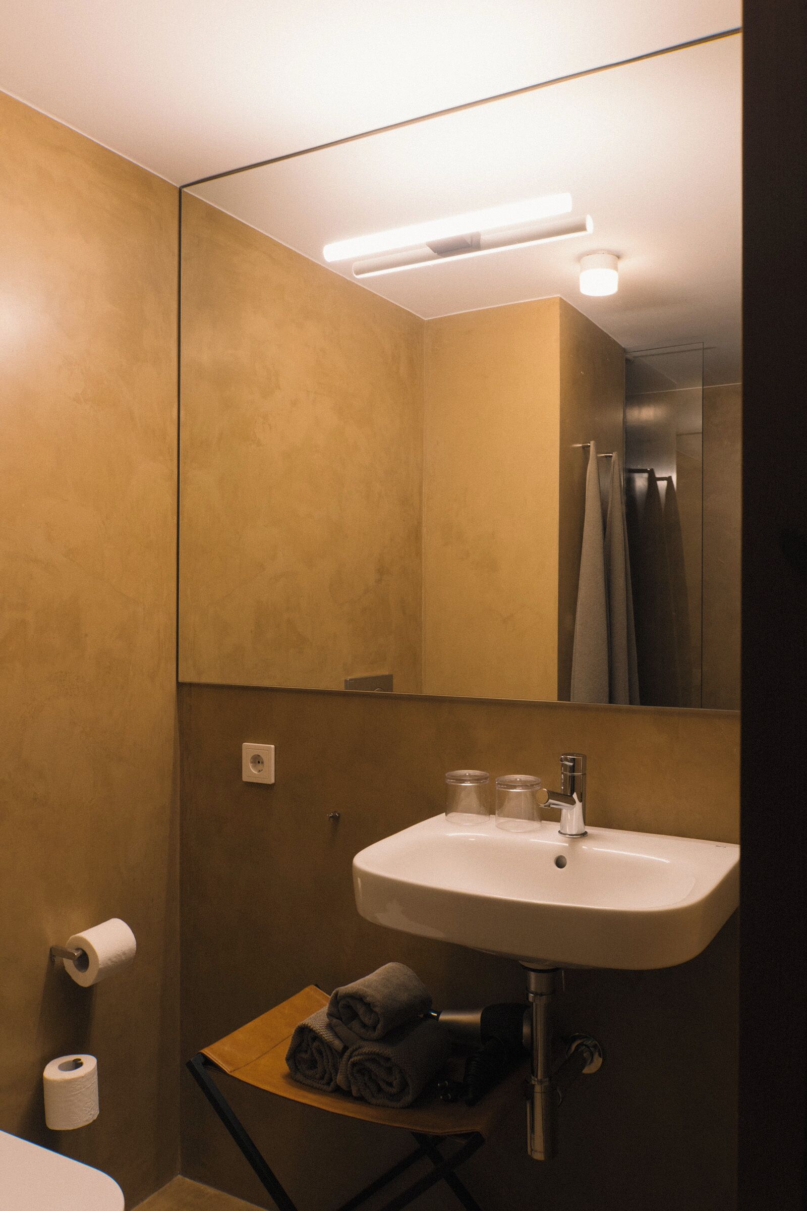 studio, balcony | bathroom | shower, towels, soap, shampoo