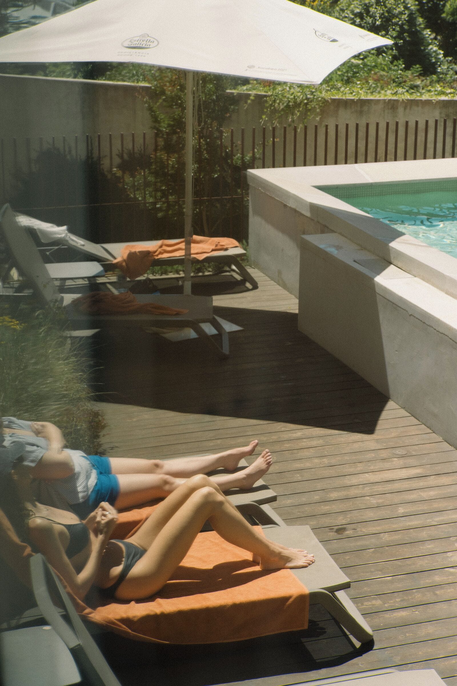 outdoor pool, open 8:00 am to 9:00 pm, pool loungers