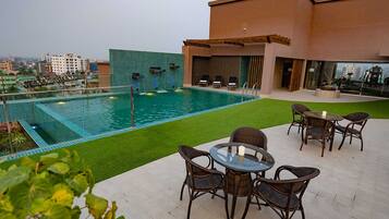 ์ผ์ธ ์์์ฅ