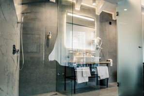 Deluxe Apartment | Bathroom | Shower, free toiletries, hair dryer, slippers - Nomad Luxury Suites (Belgrade)