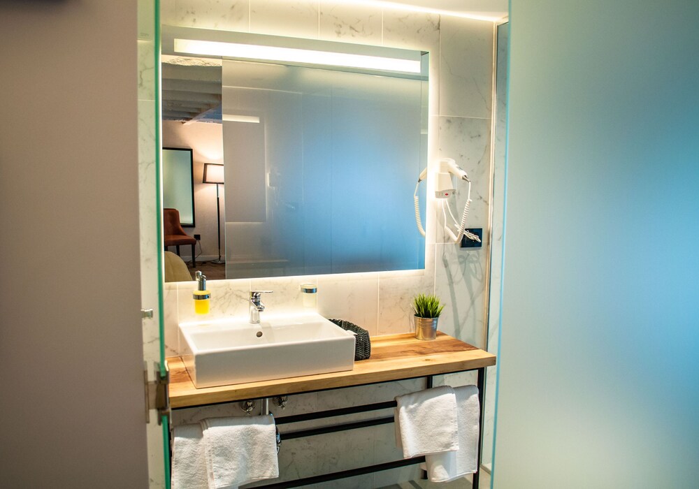 Nomad Luxury Suites by null