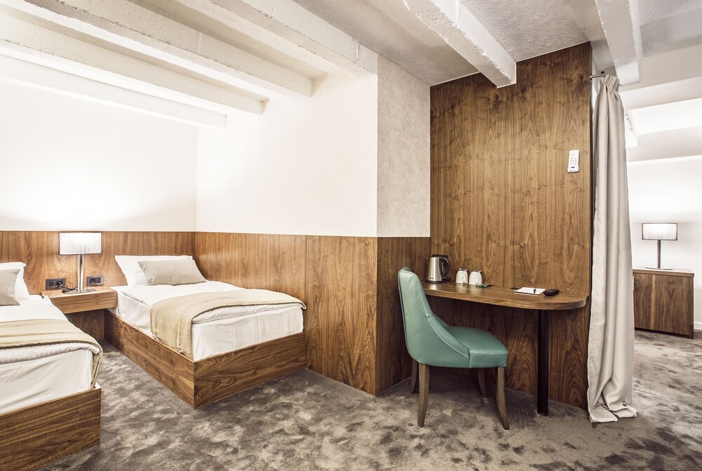 Nomad Luxury Suites by null