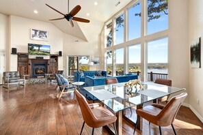 TV, fireplace, offices - Birds Eye Retreat -10 acres on Beaver Lake-Hot Tub (Rogers)