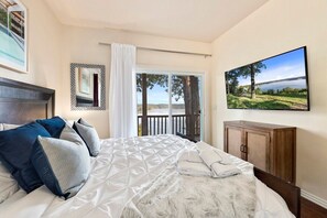 3 bedrooms, iron/ironing board, travel cot, WiFi - Birds Eye Retreat -10 acres on Beaver Lake-Hot Tub (Rogers)