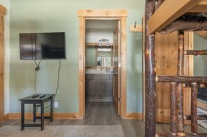 Interior - MST #1-Large townhome in heart of town. Easily sleeps 10! Beautifully updated (Mammoth Lakes)