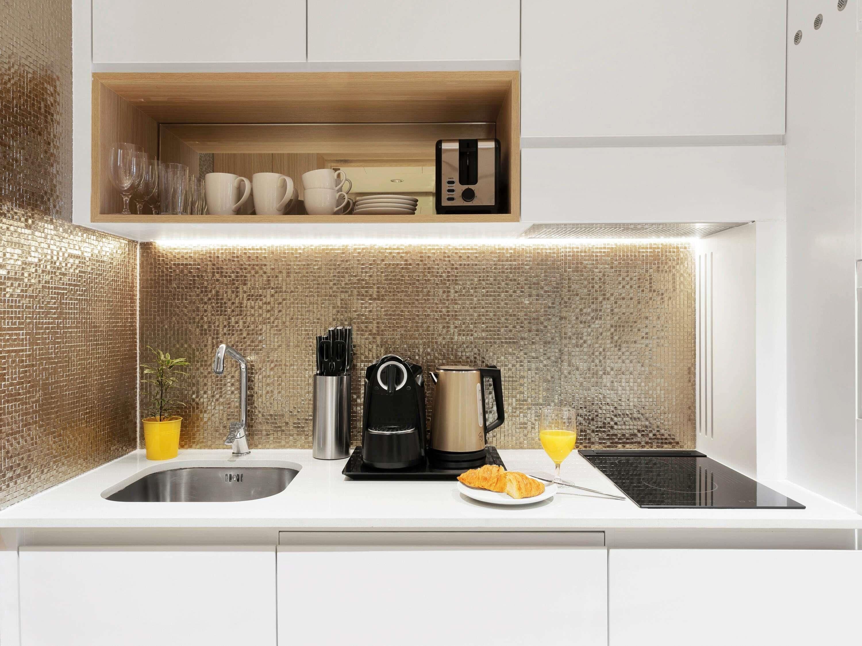 Premium bedding, in-room safe, desk, laptop workspace