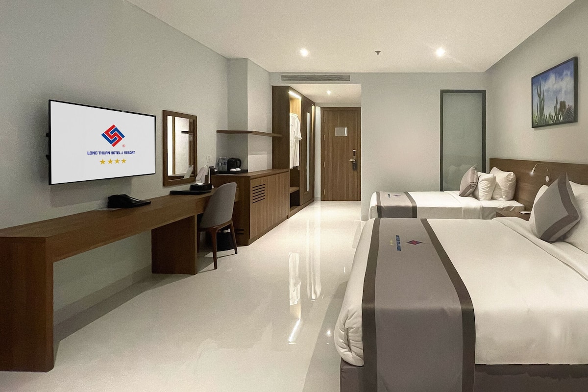 Superior Ocean View Triple | 1 bedroom, in-room safe, desk, rollaway beds