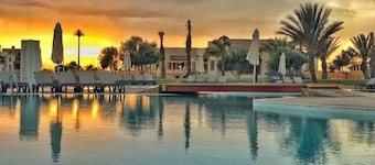 Oasis Atlantico Blue Pearl Beach and spa