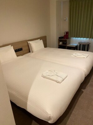 1 bedroom, desk, free WiFi, bed sheets
