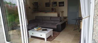 TOTALLY INDEPENDENT HOUSE on 2 hectares FOR 5 PEOPLE