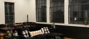 UNIQUE/HISTORIC STAY IN AN 1874 ERA SCHOOLHOUSE!!