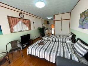 1 bedroom, desk, free WiFi, bed sheets