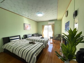 1 bedroom, desk, free WiFi, bed sheets - N202  Free parking  Pineapple Park 2 minutes on / Nago Okinawa (Nago)