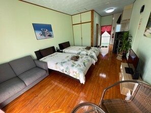 1 bedroom, desk, free WiFi, bed sheets - N203  Free parking  Pineapple Park 2 minutes on / Nago Okinawa (Nago)