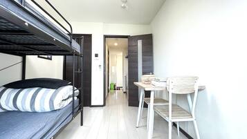 1 bedroom, desk, iron/ironing board, free WiFi