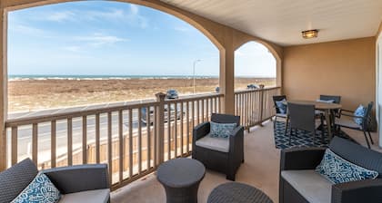 Newly updated- Mermaid Cove, Padre Island -Whitecap Beach - Across the Gulf!
