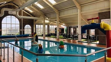 Apartemen, Beberapa Tempat Tidur | Kolam renang | Kolam renang indoor