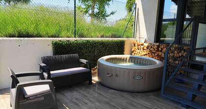 Luxurious apartment with garden and garage