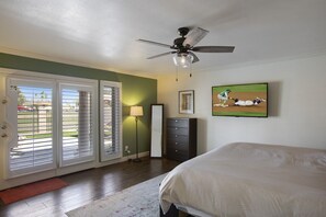 3 bedrooms, desk, iron/ironing board, travel crib - Quiet Desert Oasis on Golf Course w/ Heated Pool (Mesa)