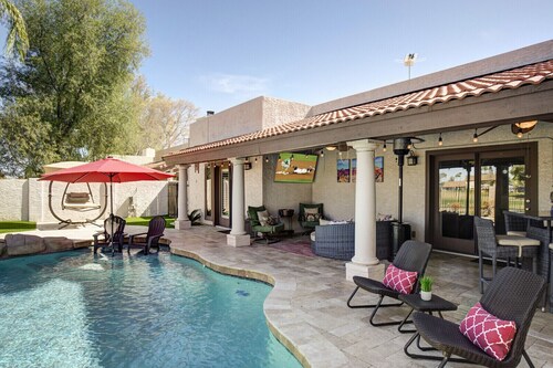 Quiet Desert Oasis on Golf Course w/ Heated Pool