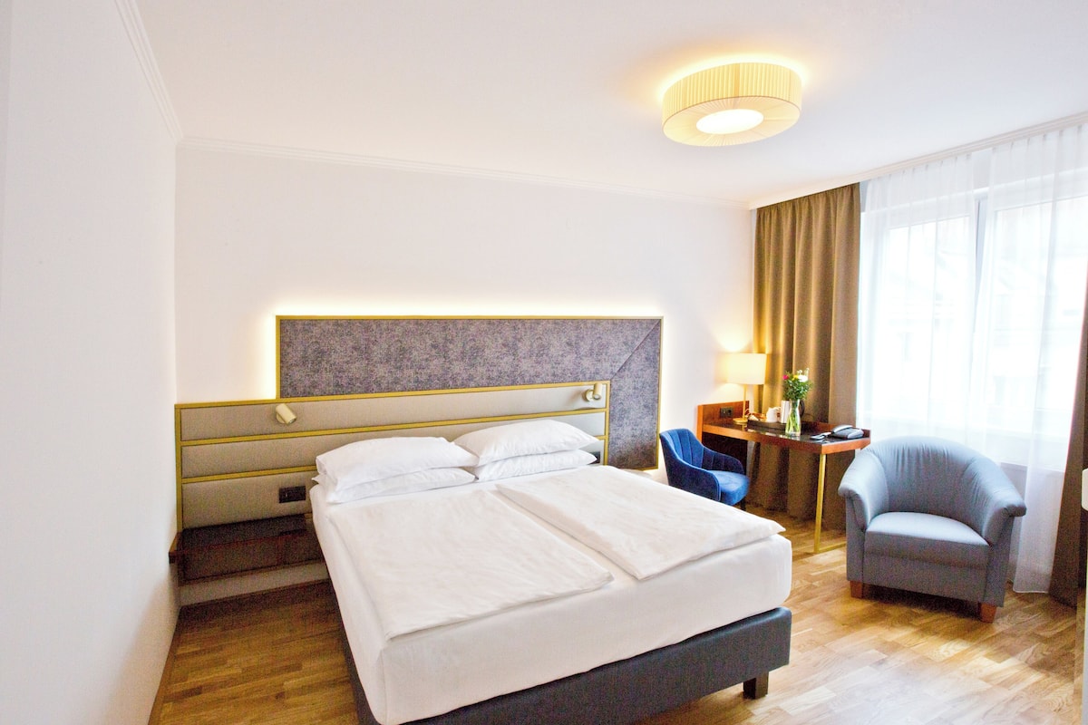 Standard Double Room, Non Smoking | 1 bedroom, hypo-allergenic bedding, in-room safe, individually decorated