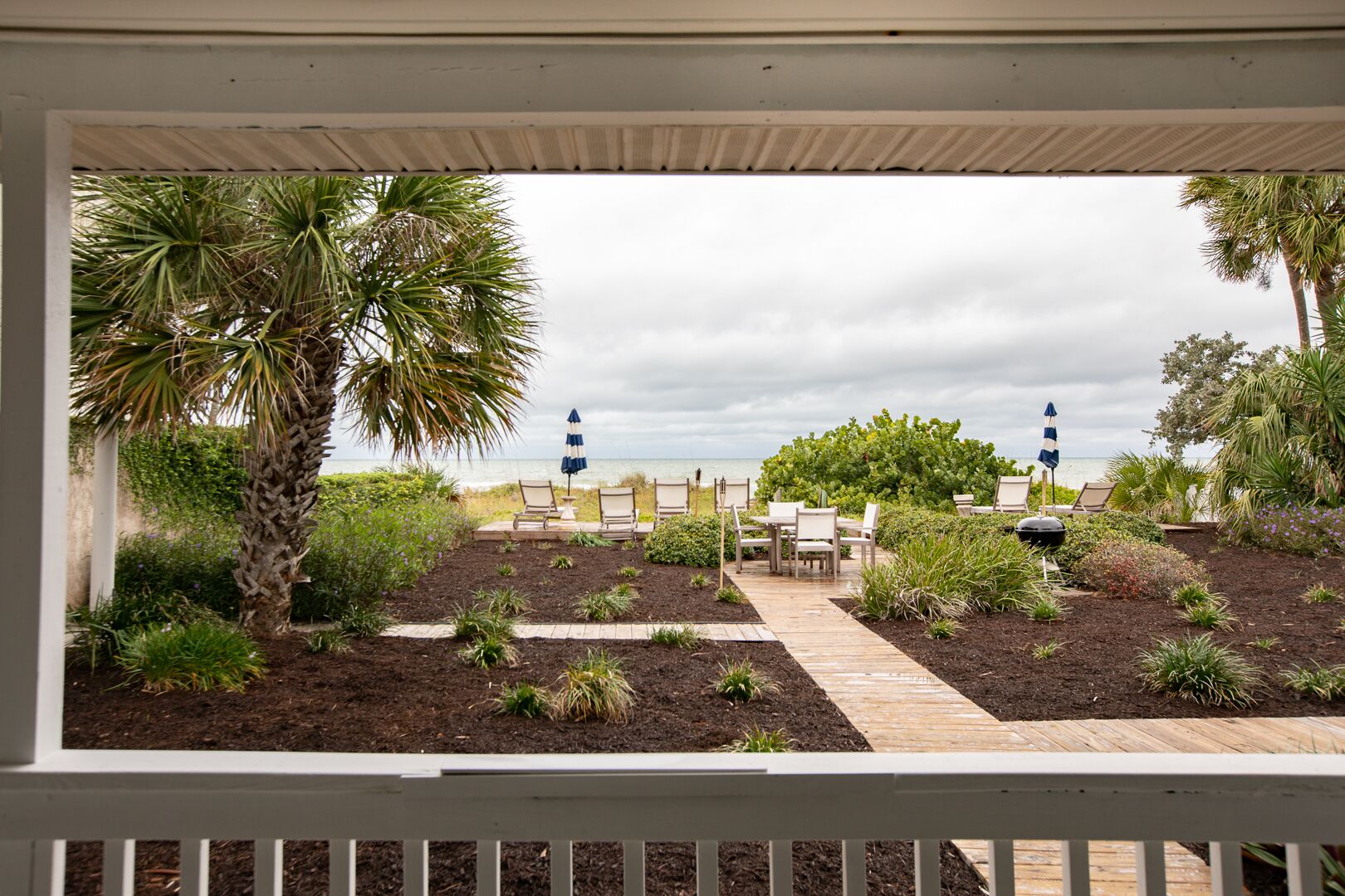Private Beachfront Home/Great for Groups/Dogs OK*