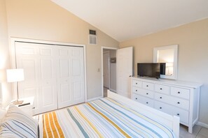 1 dormitorio, tabla de planchar con plancha, wifi gratis y ropa de cama