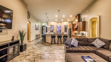 Smart TV, fireplace, DVD player, stereo