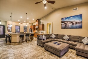 Smart TV, fireplace, DVD player, stereo