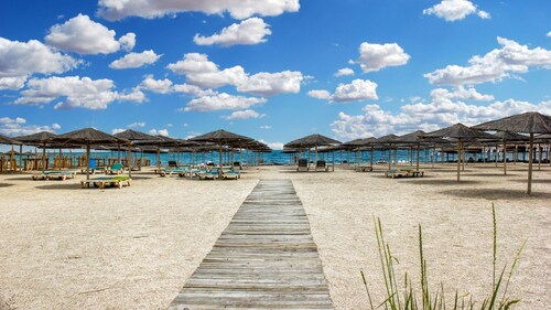 2 BR semi-detached Villa Sequoia 5p