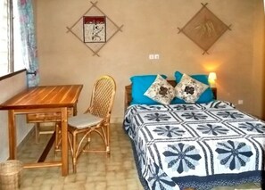1 chambre, fer et planche à repasser, Wi-Fi, draps fournis