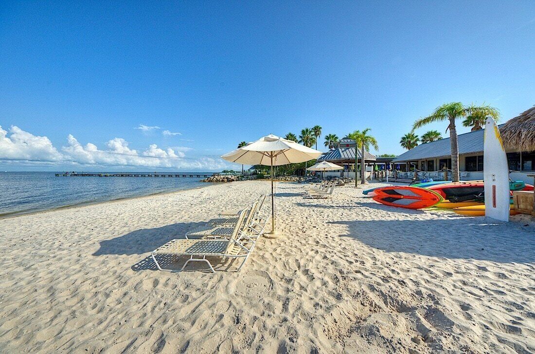 Private beach, sun loungers, beach towels