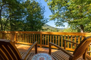 Property grounds - ❤ Cozy Log Cabin w/Stunning View! Waterfall, 3 Fireplaces, Arcade, Stocked! (Highlands)