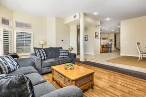 Smart TV, computer monitors