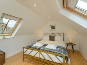 Apartment, Multiple Beds