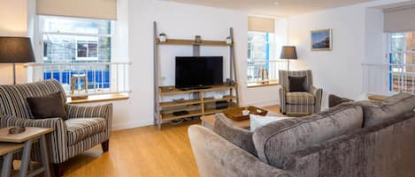 Apartment, Multiple Beds | Living room