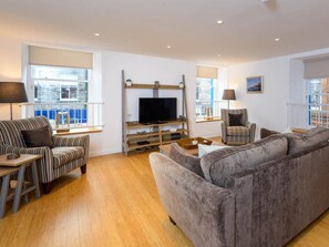 Living room - Curlew - Double Upper Apartment (North Berwick)