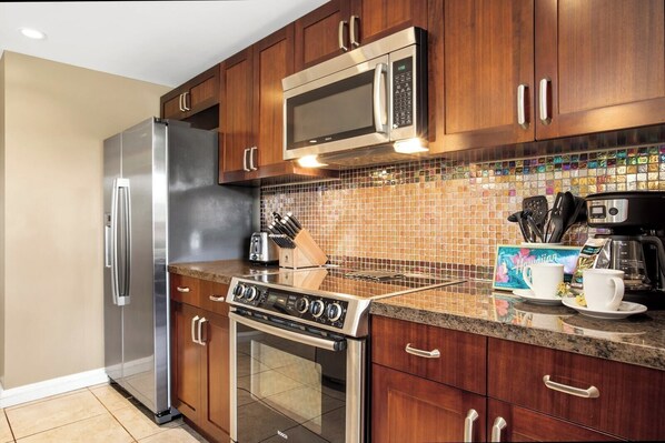 Microwave, oven, dishwasher, coffee/tea maker