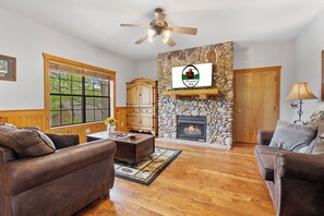 Smart TV, fireplace, DVD player