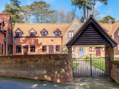 A stylish getaway for discerning guests looking for a great coastal break.