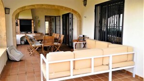 Outdoor dining - Villa- Lagarto - Four Bedroom Villa, Sleeps 9 (Panorama)